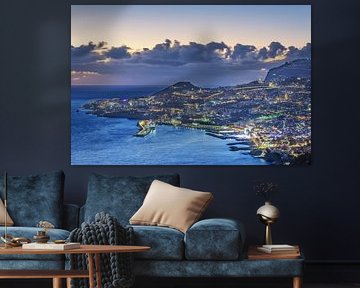 Abendlicht über Funchal von Walter G. Allgöwer