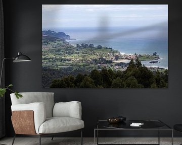 Vue panoramique sur le littoral des Asturies sur Peter Haastrecht, van