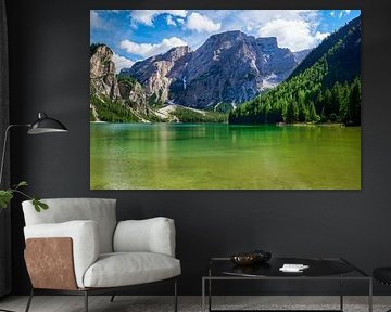 Le lac Pragser Wildsee dans les Dolomites