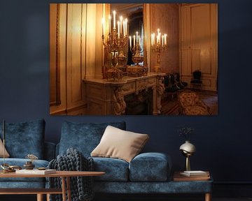 Antieke meubel met kandelaars van Tatjana Korneeva