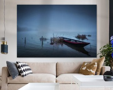 Rowing boat in the mist by Moetwil en van Dijk - Fotografie