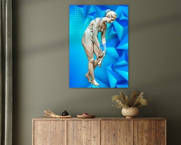 Beeld Venus die haar sandaal uittrekt Low poly van Low Profile