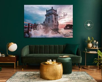 Belém-Turm bei Sonnenuntergang mit brechenden Wellen – Lissabon, Portugal von Jelena Jovanovic Fine Art