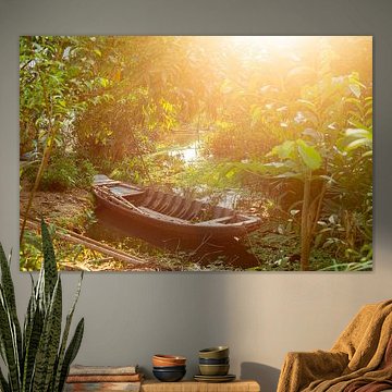 Bootje bij zonsondergang in Vietnam