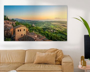 Panoramablick auf das Dorf Montepulciano. Toskana von Stefano Orazzini