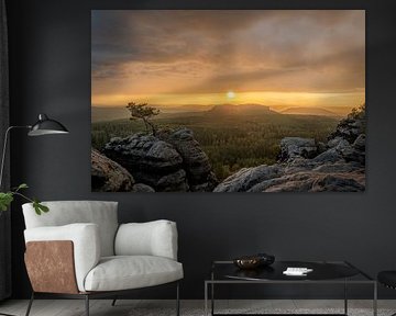 Light show above the Elbe Sandstone: Golden rain at Pfaffenstein