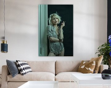 Femme sensuelle avec cigarette sur Dirk Lahuis