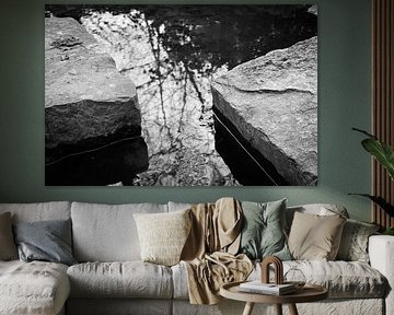 Tussen de rotsen van Dyan Gemser