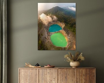 Kelimutu kratermeren bij zonsopkomst Indonesië van Ewold Kooistra