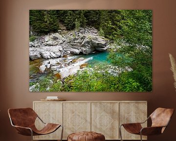 Unberührte alpine Wildnis in den Schweizer Alpen mit schroffen Gipfeln und rauer Natur. von Miriam Schwarzfischer Fotografie