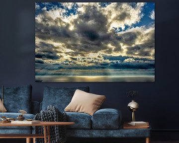 Wolkengebilde mit Sonnenuntergang am Bodensee von Dieter Walther