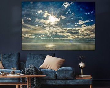 Wolkengebilde mit Sonne am Bodensee von Dieter Walther