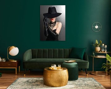 Vrouw in het zwart van Low Profile