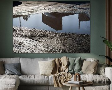 Reflexion in einem städtischen See