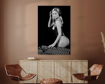 Eromusica No. 04, Nude, Eroticism, Music