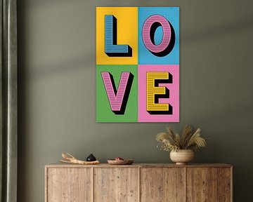 LOVE Buchstaben im Pop-Art Design von Niklas Maximilian