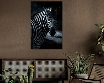 Silent Grace – Zebra in schaduwrijk licht van Urbanwolves
