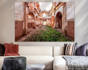 Echoes of the past: Golden hour in an abandoned cathedral by Gentleman of Decay