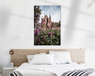 Kirche zwischen Blumen Romantisches Dorfbild von Femke Ketelaar