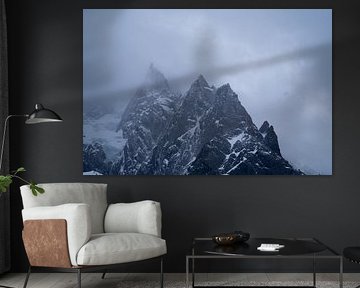 France - Chamonix - Mont Blanc, sommet rocheux - Montagnes enneigées autour de Ch