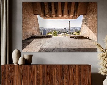 Monumentaler sowjetischer Brutalismus: Beton-Relief und geometrische Formen, Georgien von Gentleman of Decay