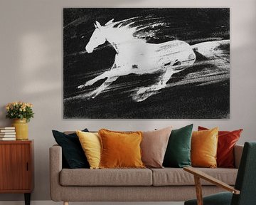 Cheval blanc au galop