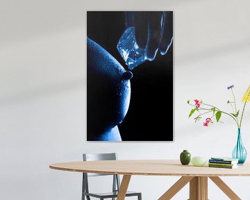 erotischer, weiblicher Akt in blau von Jörg B. Schubert