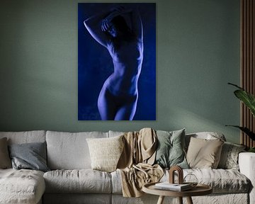 erotischer, weiblicher Akt in blau von Jörg B. Schubert