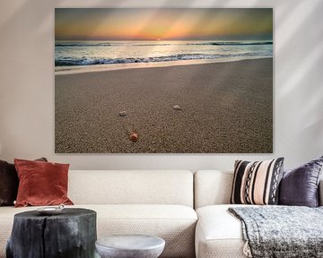 Sonnenuntergang am Nordseestrand an einem ruhigen Tag in Südholland von Sjoerd van der Wal Fotografie