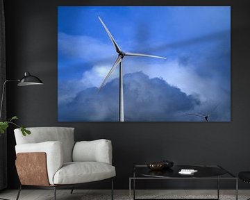 Windturbine met een bewolkte, stormachtige lucht op de achtergrond. van Sjoerd van der Wal Fotografie