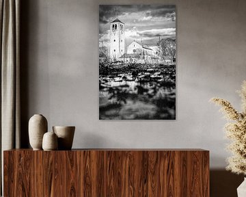 Unsere Liebe Frau von Lourdes-Kirche in Maastricht, Wasser im Vordergrund von Streets of Maastricht