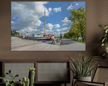 Historische aalschokker aan de Rijnpromenade in Monheim-Baumberg