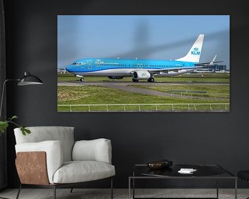 Taxiënde KLM Boeing 737-900 passagiersvliegtuig.