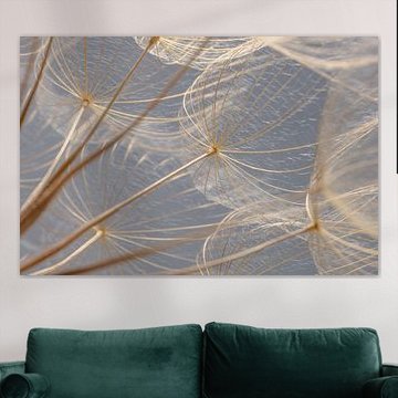 Frühlingsgefühle: Hellblau durch die Holzflocken hindurch von Marjolijn van den Berg