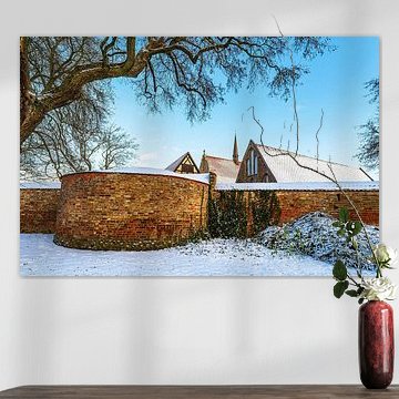 Blick auf das Kloster zum Heiligen Kreuz und die Stadtmauer im W