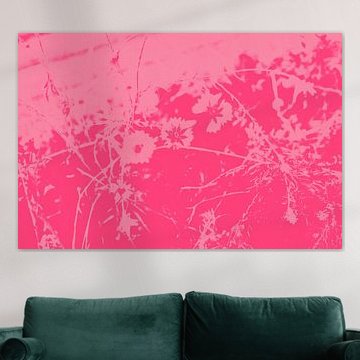 Blumen in Rosa und Magenta. Abstrakte botanische Kunst in Neonfarben von Dina Dankers