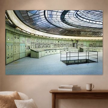 Verlassene Art-déco-Kontrollraum.