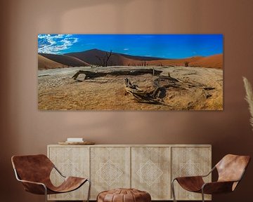 Panorama mit Totholz im Toten Tal, Namibia von Rietje Bulthuis