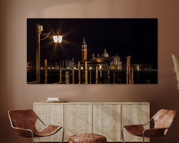 VENICE San Giorgio Maggiore bij nacht | Panorama  van Melanie Viola