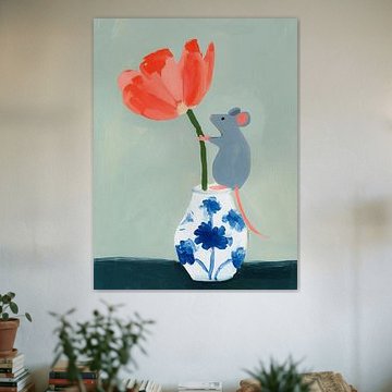 Schattige muis met tulp in Delfts vaasje