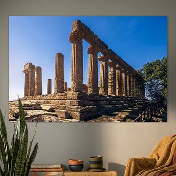 Der majestätische Junotempel, der stolz im Tal der Tempel thront, von PhotoCluster