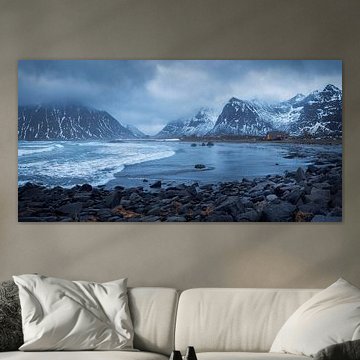 Die majestätischen Winterlandschaften am Strand von Skagsanden auf den Lofoten, Norwegen