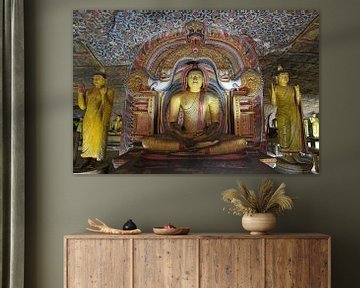 Buddha im goldenen Felsentempel von Dambulla von Antwan Janssen
