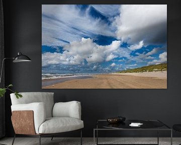 wolkenlucht aan strand bij Castricum van Martin Stevens