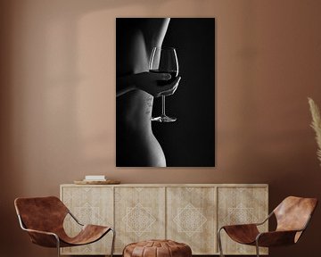 Woman body lines with a glas of wine in black and white van Leo van Valkenburg