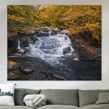Cascade dans la vallée de Salenques, dans les Pyrénées sur PhotoCluster