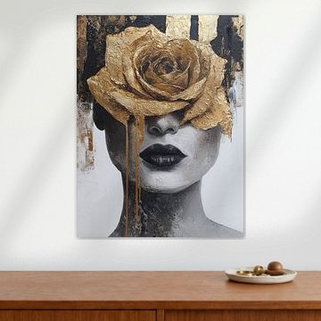 Goldene Rose für die Augen – Luxuriöses abstraktes Frauenporträt mit goldenen Akzenten
