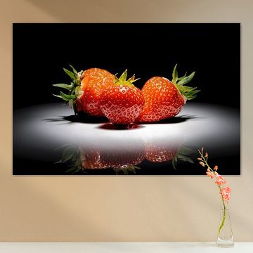 Erdbeeren im Rampenlicht von Boudewijn Duyster