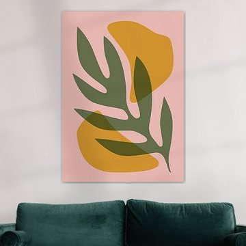 Minimalistische, abstracte botanische illustratie met organische bladvormen tegen een achtergrond van warme gele en roze tinten.