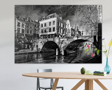 De Gaarbrug over de Oudegracht in Utrecht gezien vanaf de werf van De Utrechtse Grachten